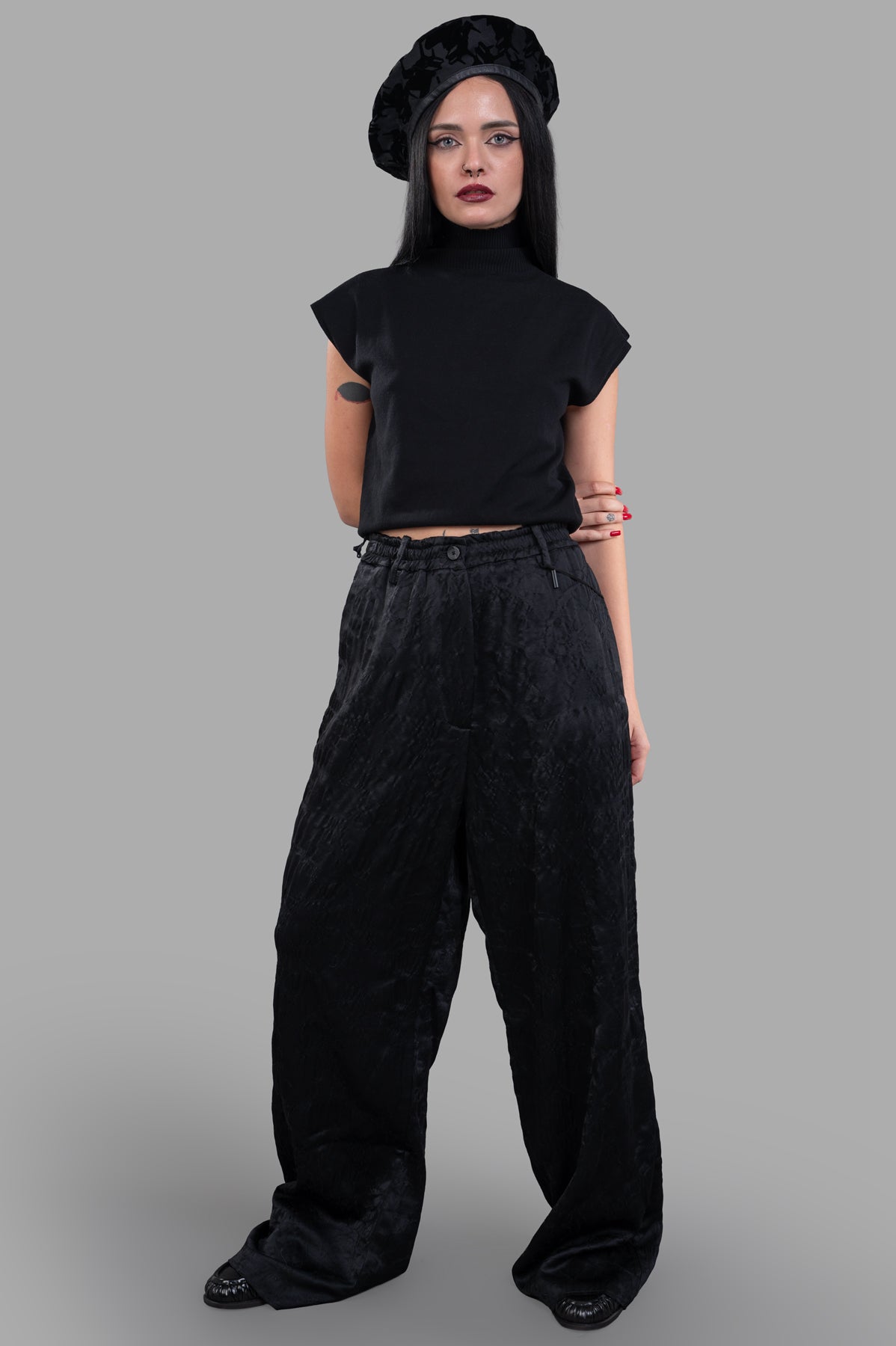 Wide-leg Trousers