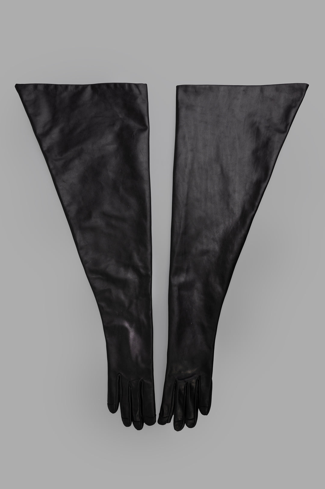 Hollywood Runway Gauntlets in Black