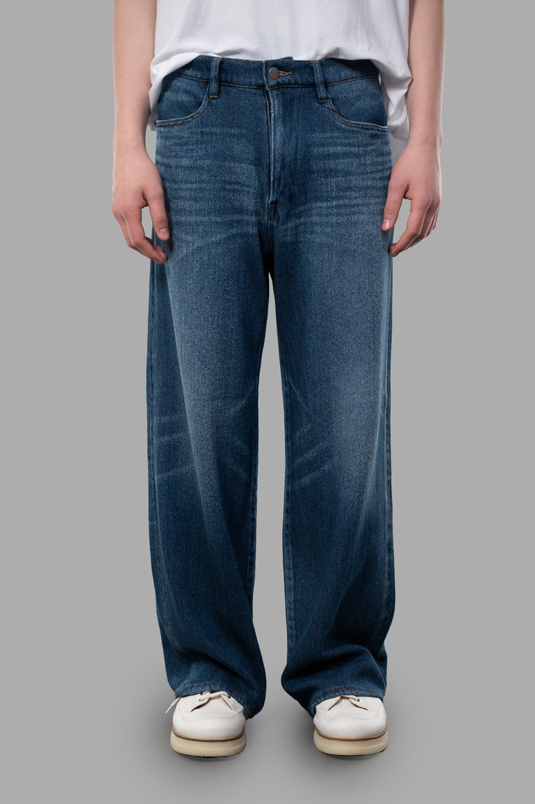 Wide-leg Jeans