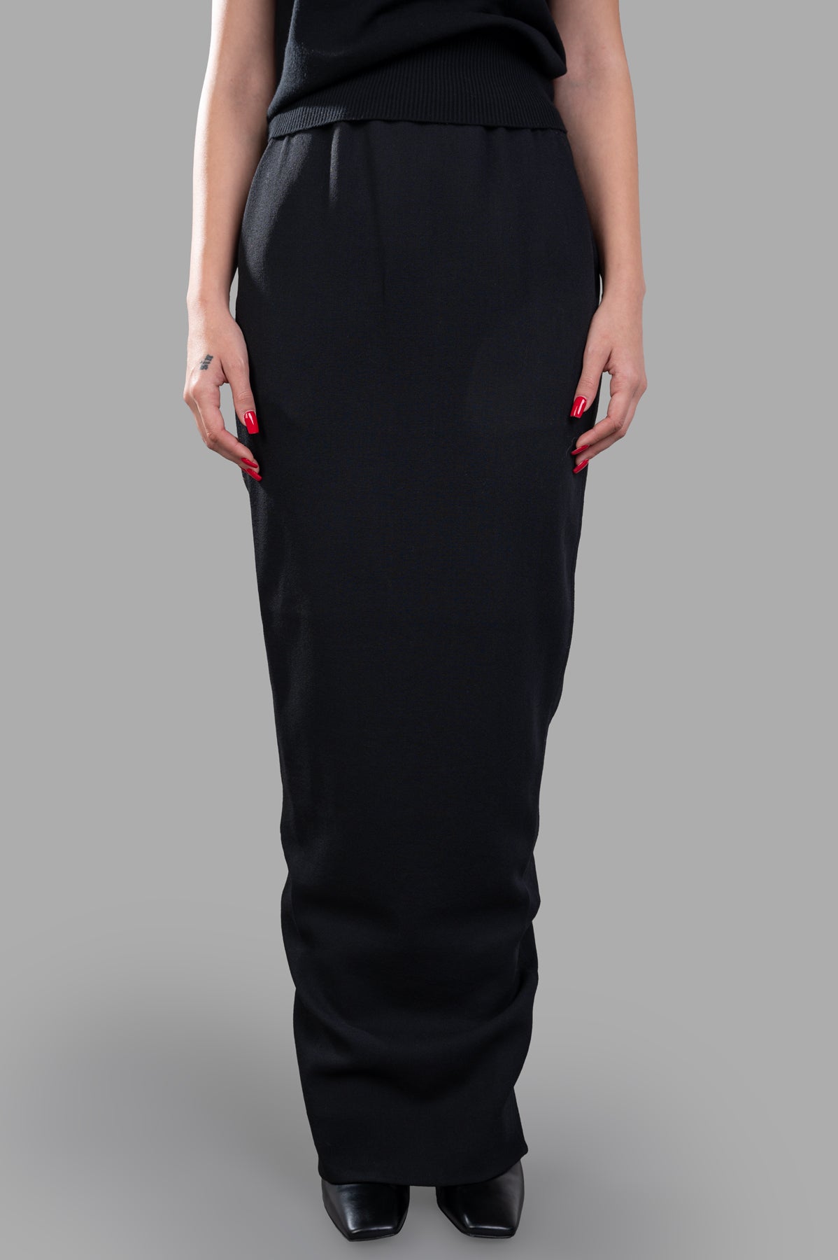 Long Pillar Skirt