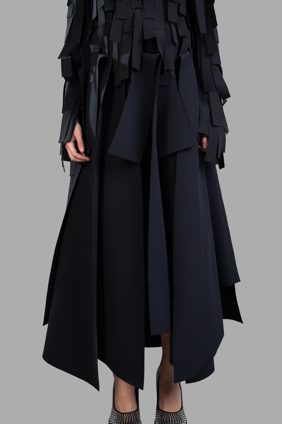 Multiple Asymmetric Panels Skirt
